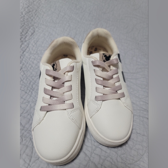 Disney Kids Sneakers - Cream with Mickey Mouse - Picture 2 of 6